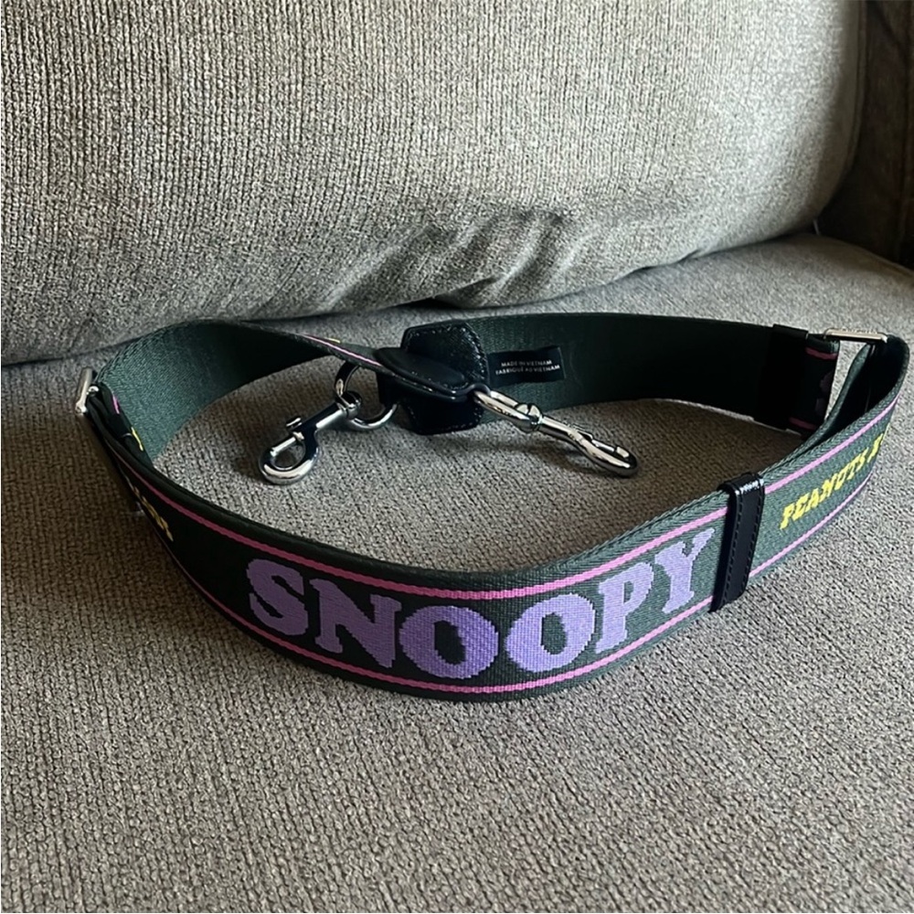 Marc Jacob Snoopy web strap
•Rare•